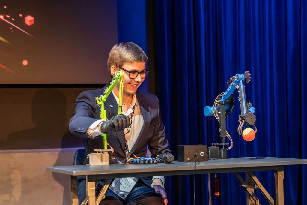 Od sci-fi k realitě: Čeští studenti ohromili projekty pro lepší a chytřejší svět