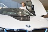 David Pastrňák si vyzkouší BMW i8 od BMW Group Česká republika